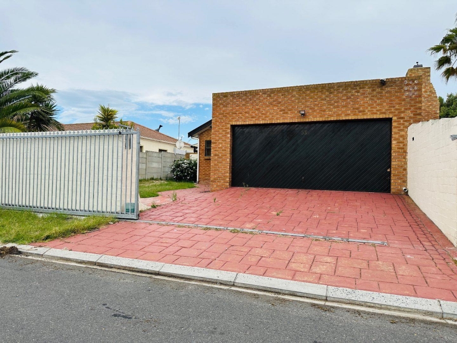 3 Bedroom Property for Sale in Parklands Western Cape